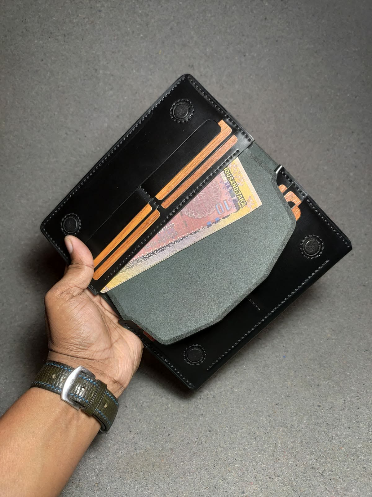 Elvra Pro — Long Wallet (WC-L16 Pro)