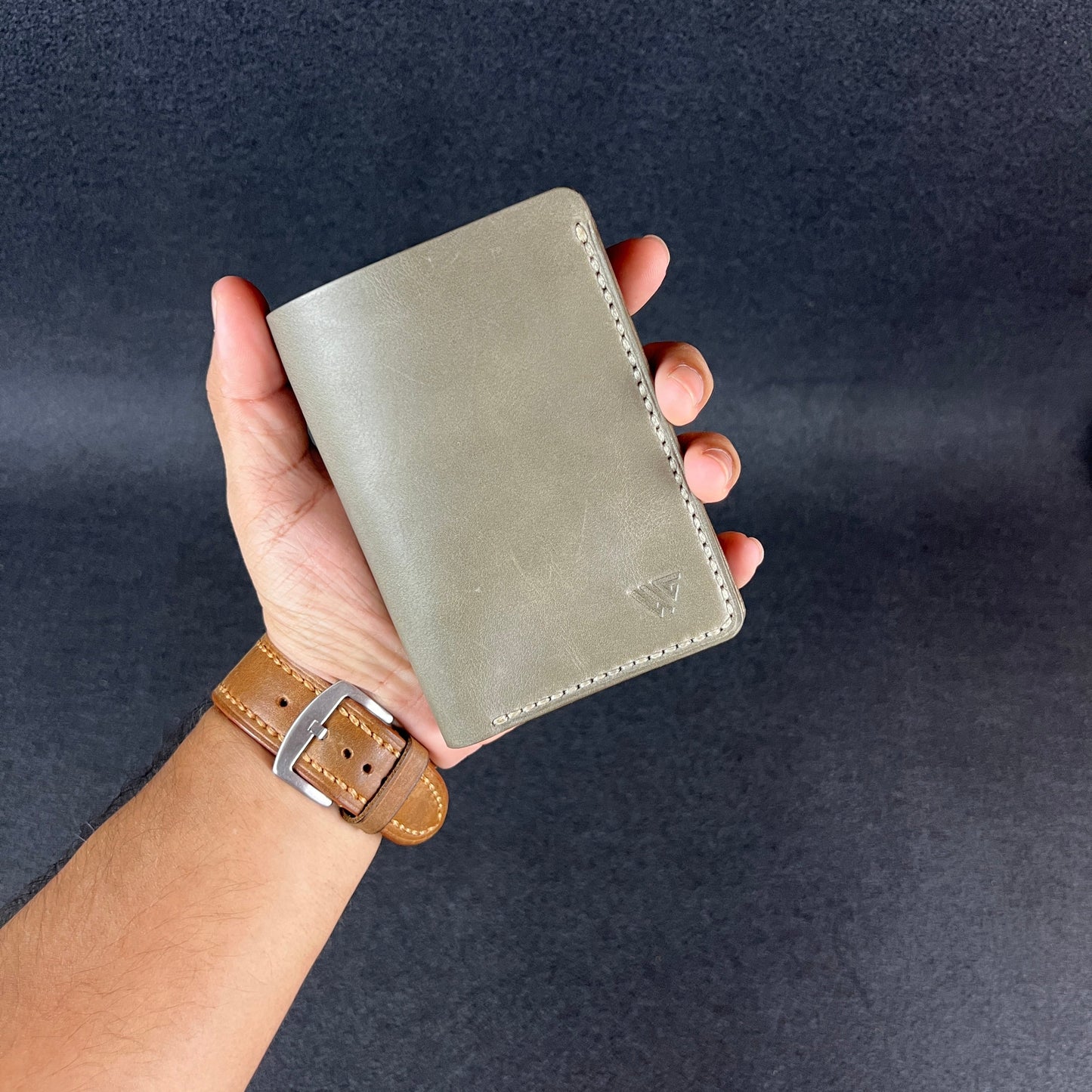Ravelo — Vertical Bi-Fold Wallet (WC-V12)