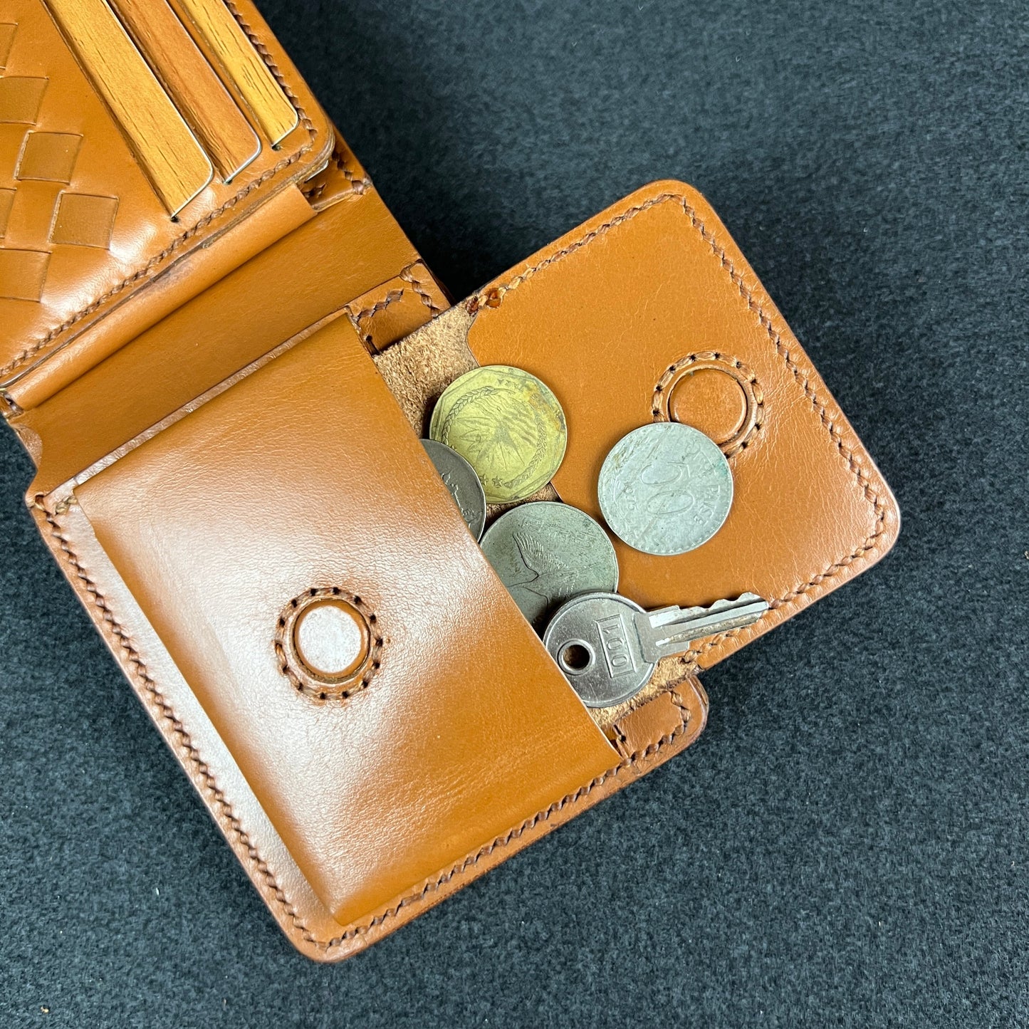 Velin — Classic Bi-Fold Wallet (WC-C25)