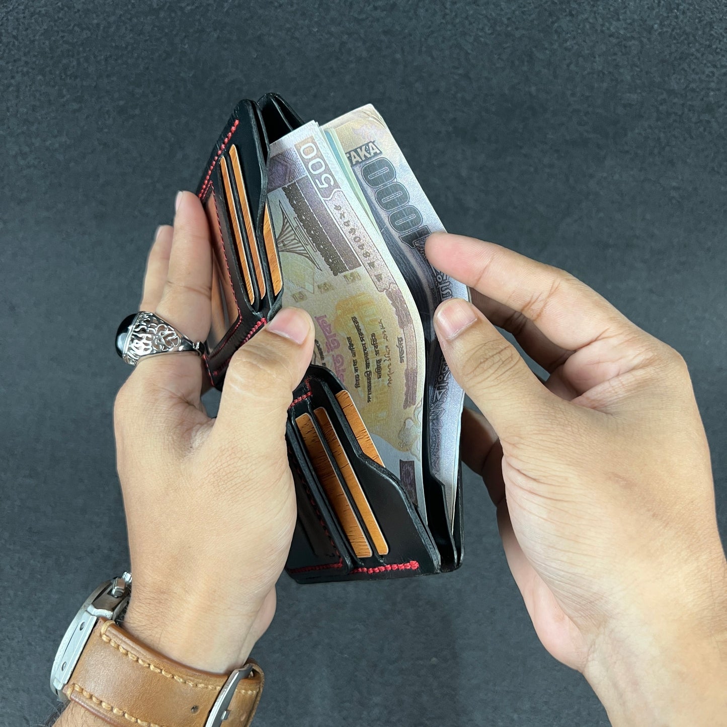 Ravelo — Vertical Bi-Fold Wallet (WC-V12)