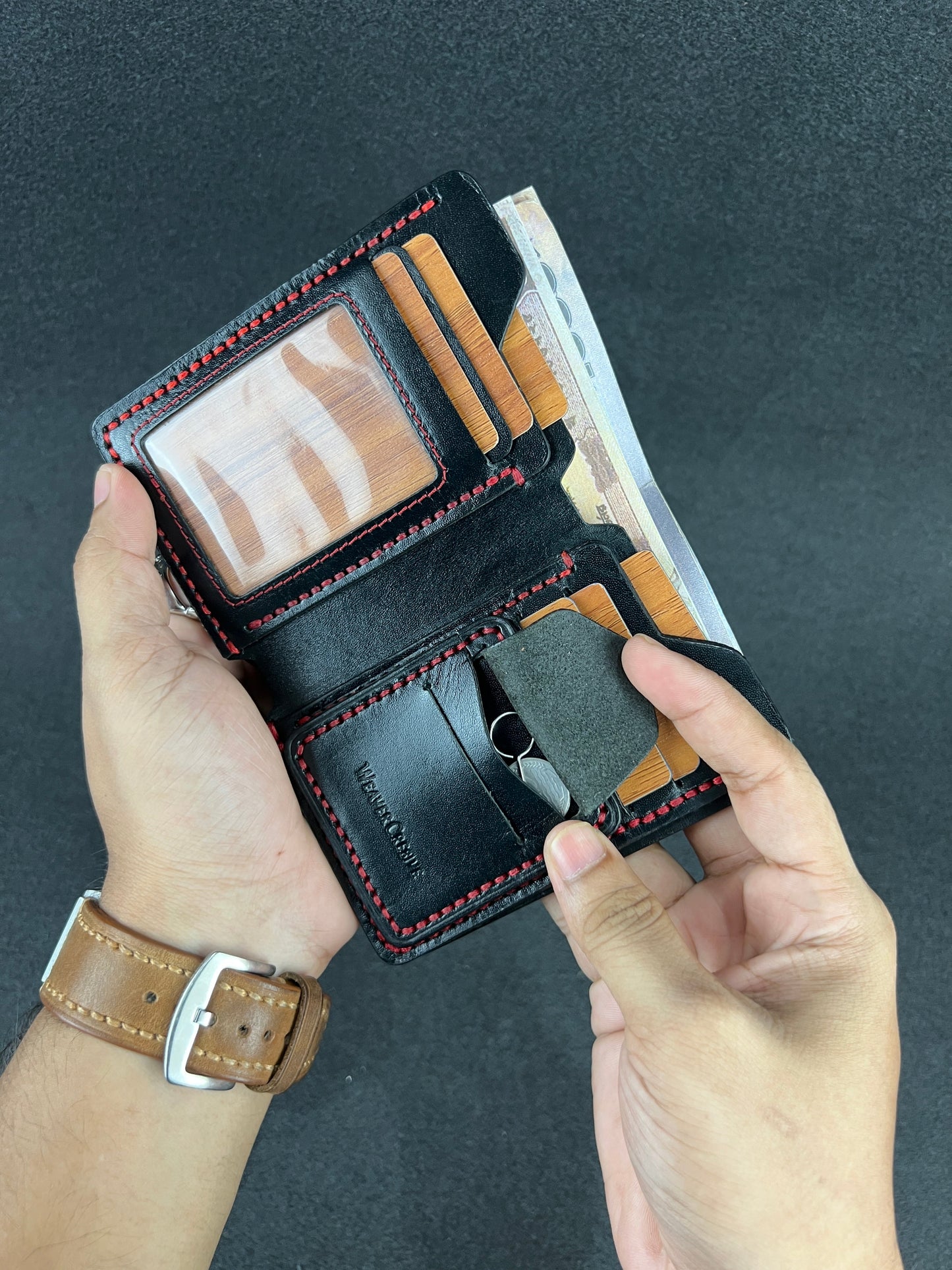 Ravelo — Vertical Bi-Fold Wallet (WC-V12)