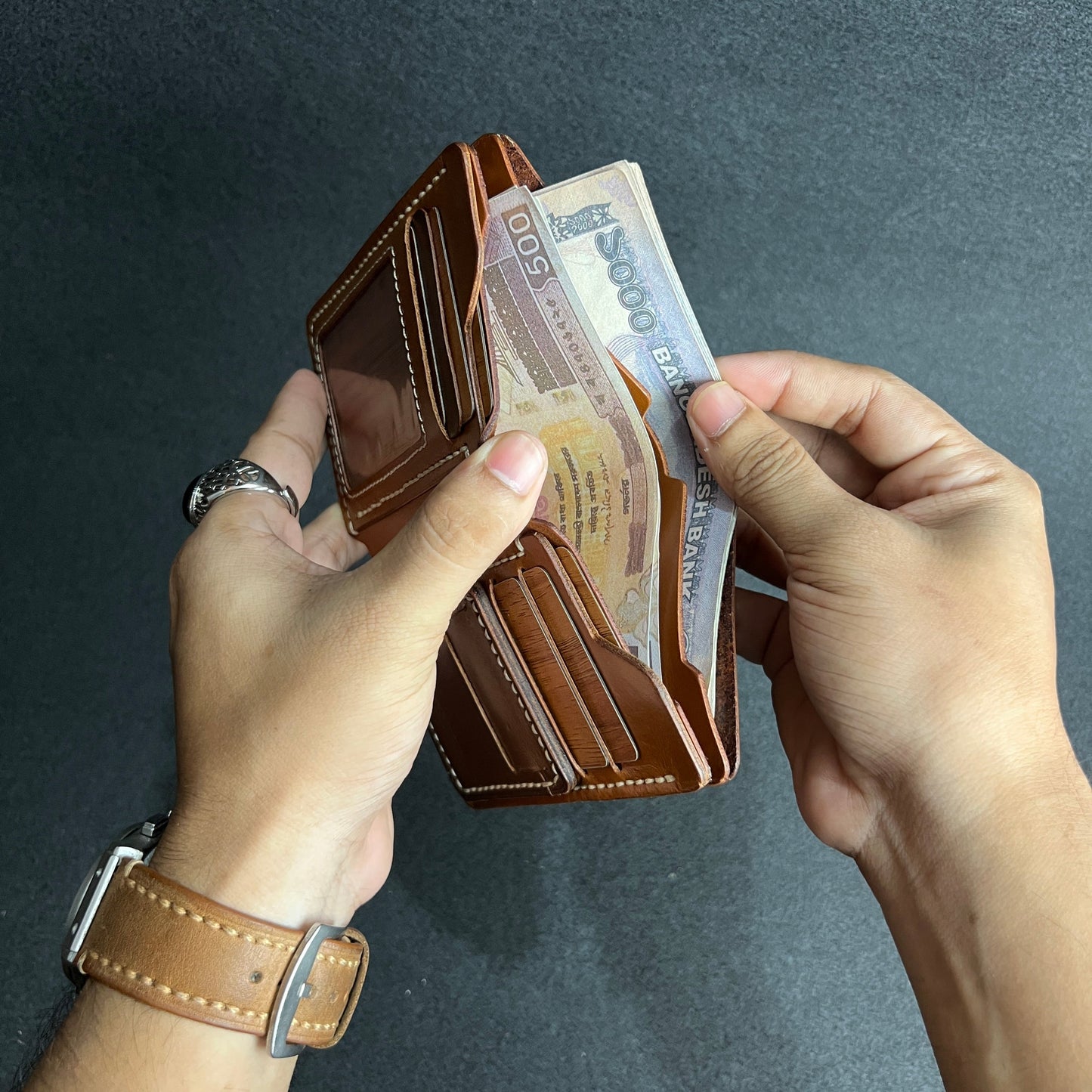 Ravelo — Vertical Bi-Fold Wallet (WC-V12)