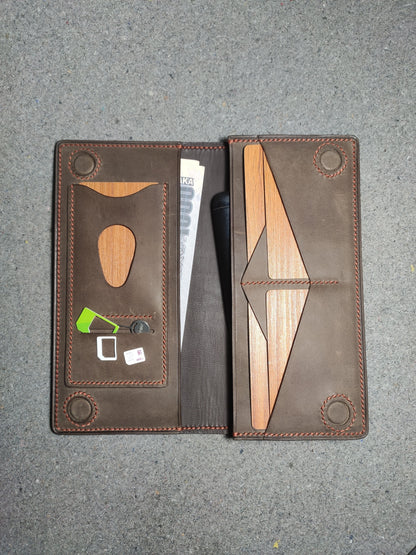 Nomado — Long Wallet (WC-L13)