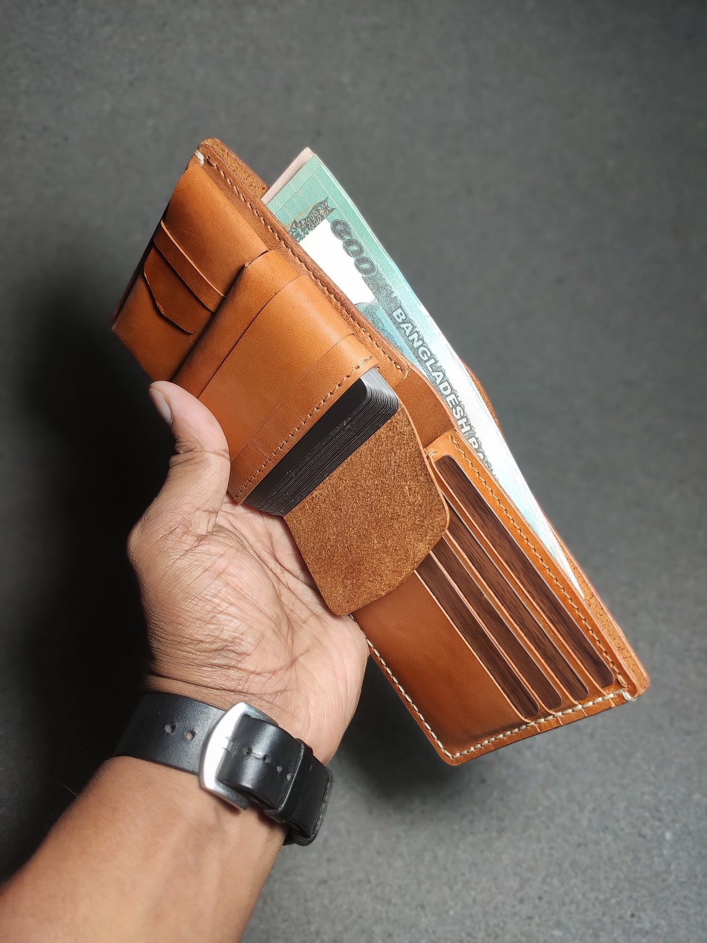 Gliese — Classic Bi-Fold Wallet (WC-C3)
