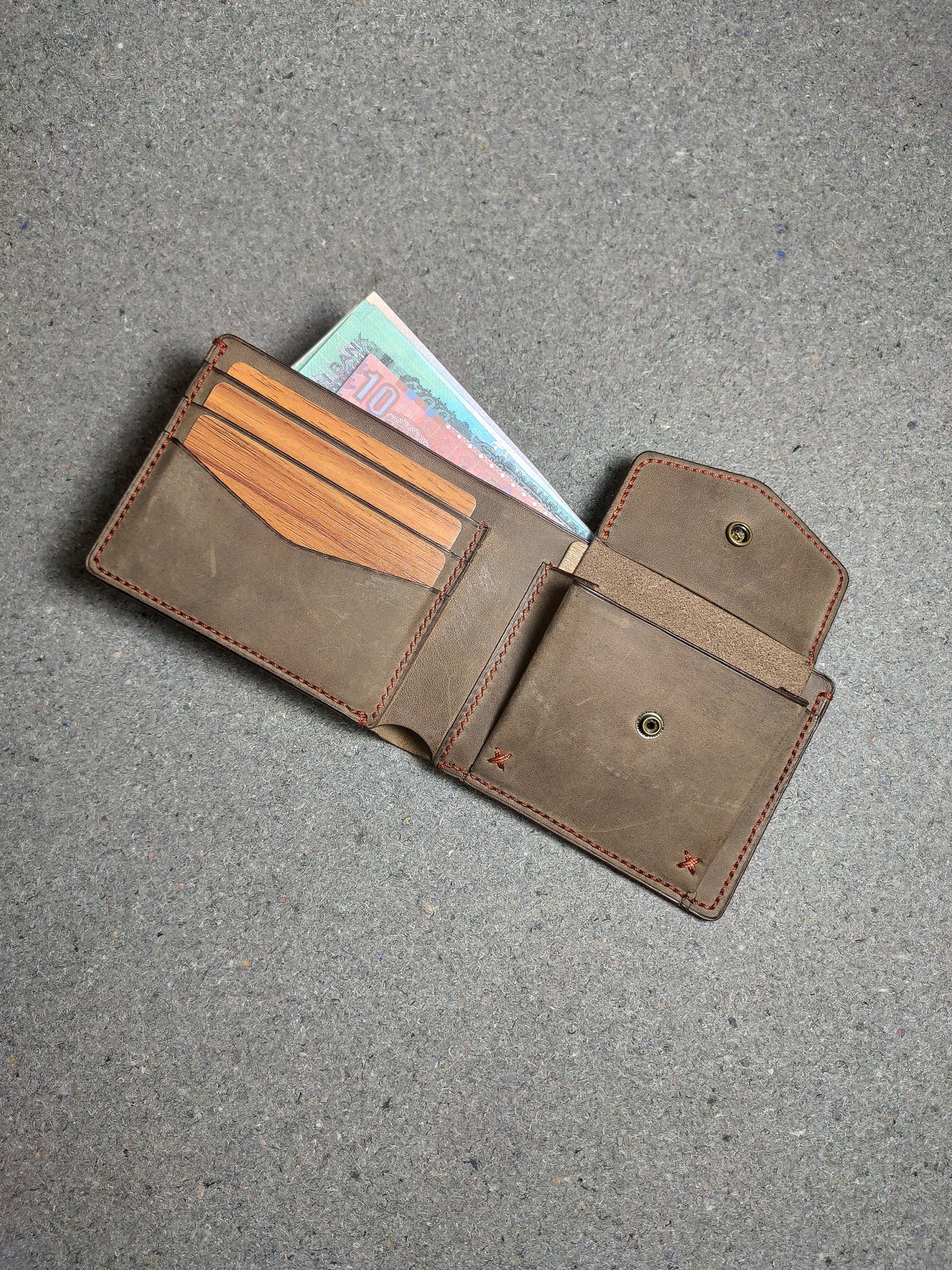 Mauro — Classic Bi-Fold Wallet (WC-C24)