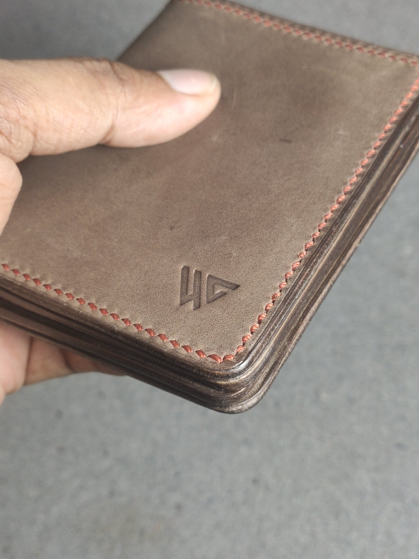 Vortical — Vertical Bi-Fold Wallet  (WC-V10)