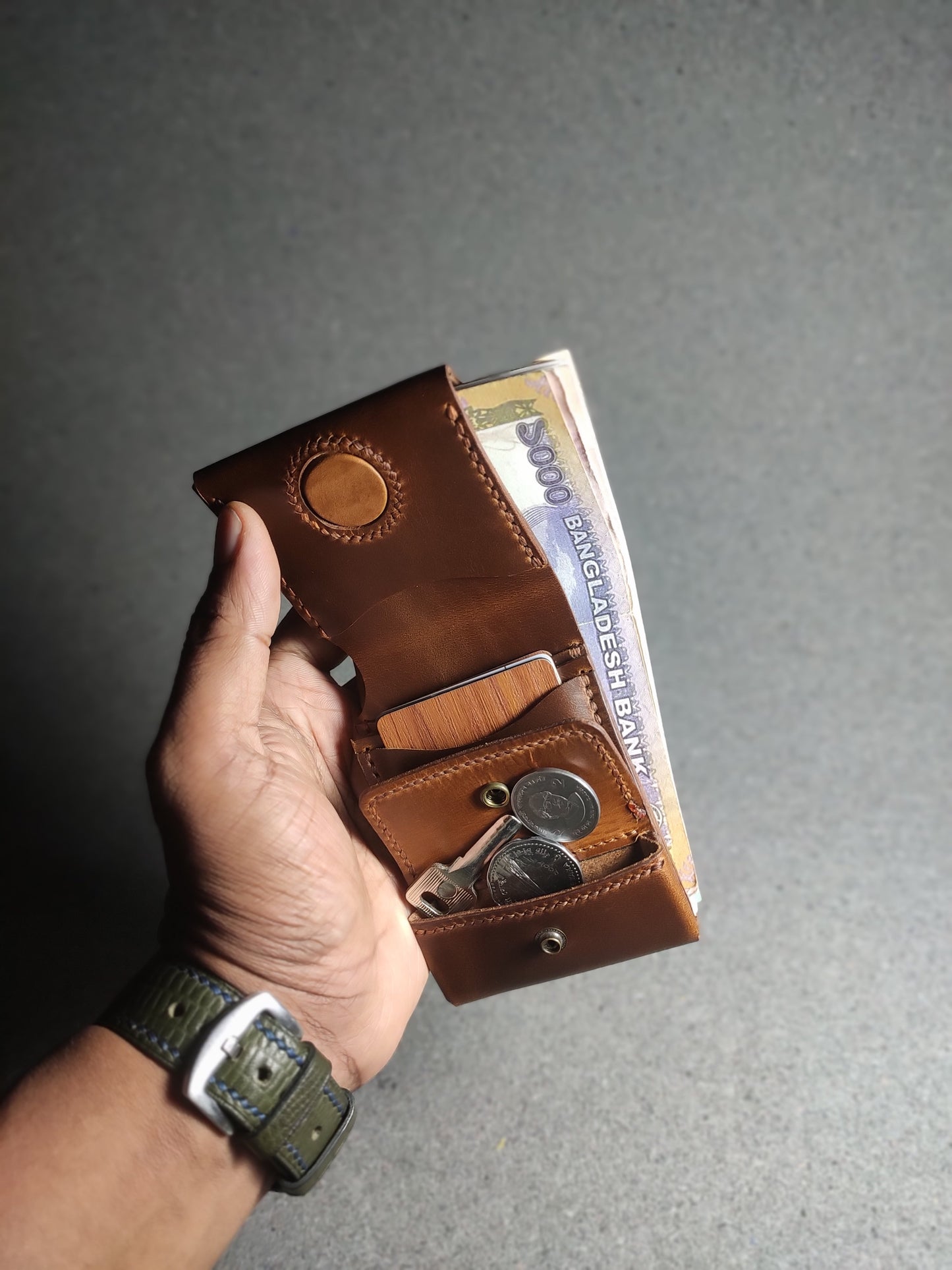 Trove — Classic Bi-Fold Wallet (WC-C28B)