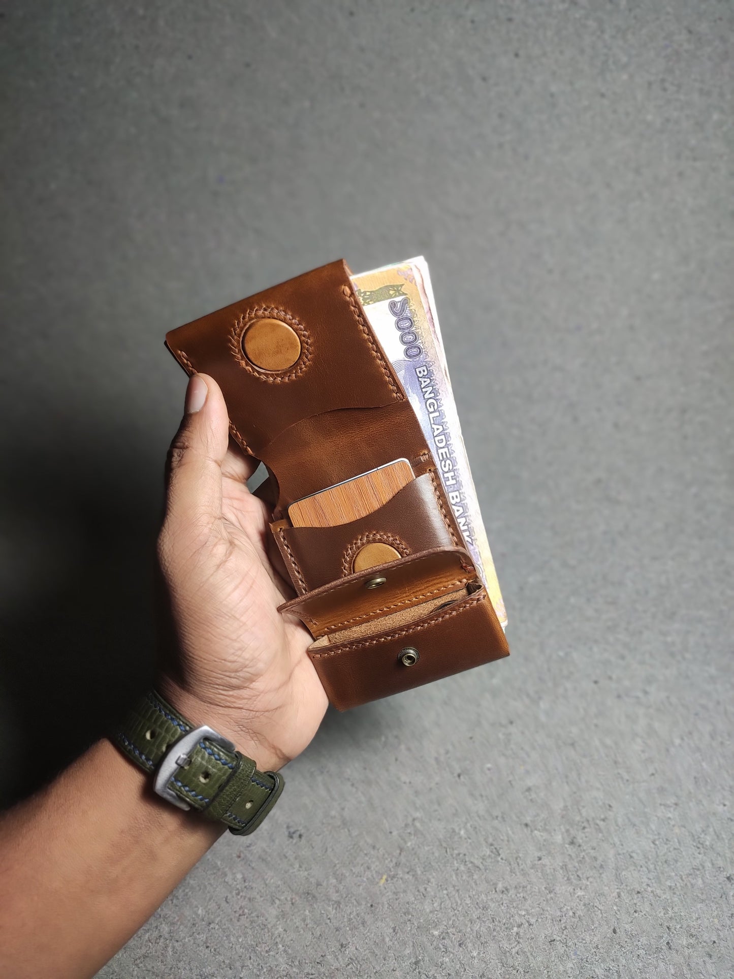 Trove — Classic Bi-Fold Wallet (WC-C28B)