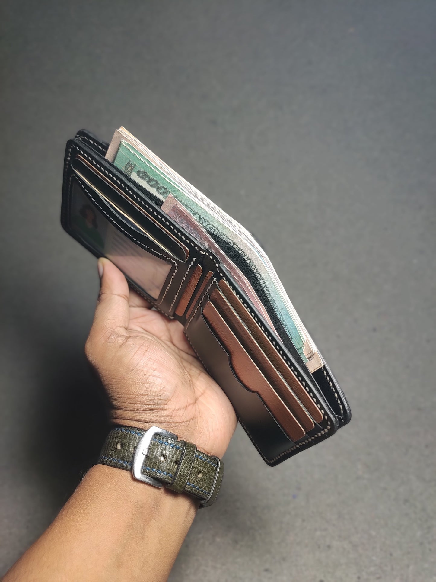 Kroven — Classic Bi-Fold Wallet (WC-C5)