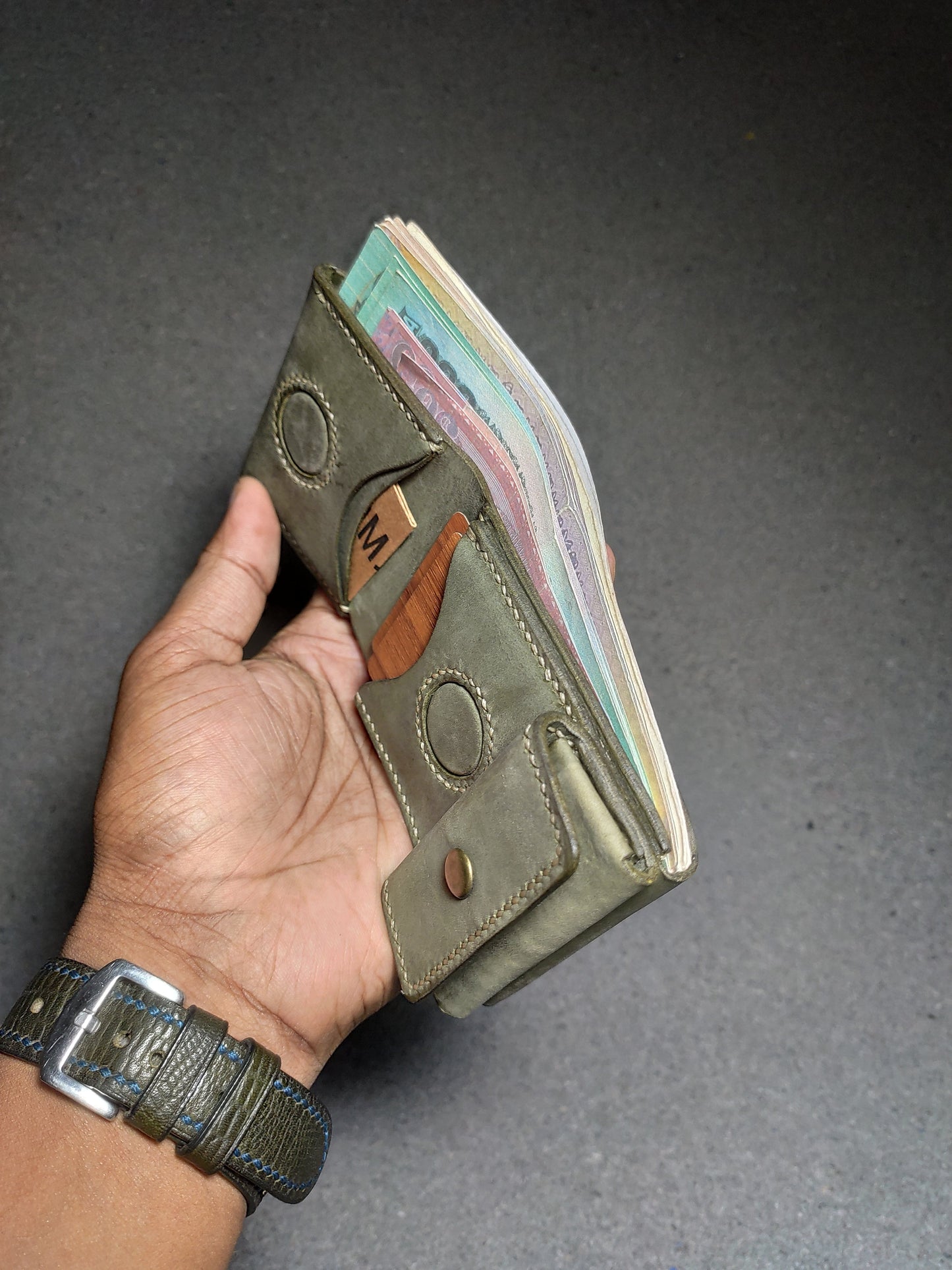 Trove — Classic Bi-Fold Wallet (WC-C28B)