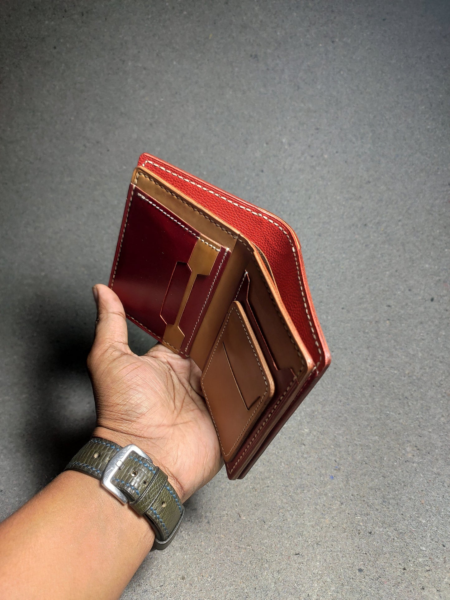 Rogueberry — Vertical Bi-Fold Wallet (WC-V13)