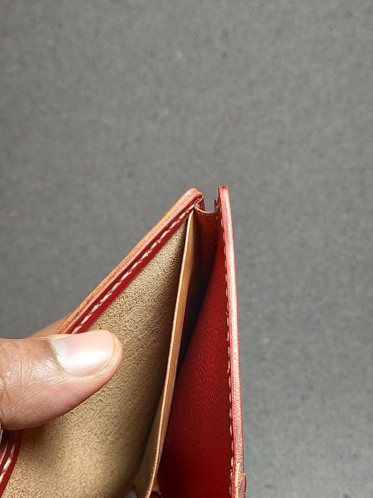Rogueberry — Vertical Bi-Fold Wallet (WC-V13)
