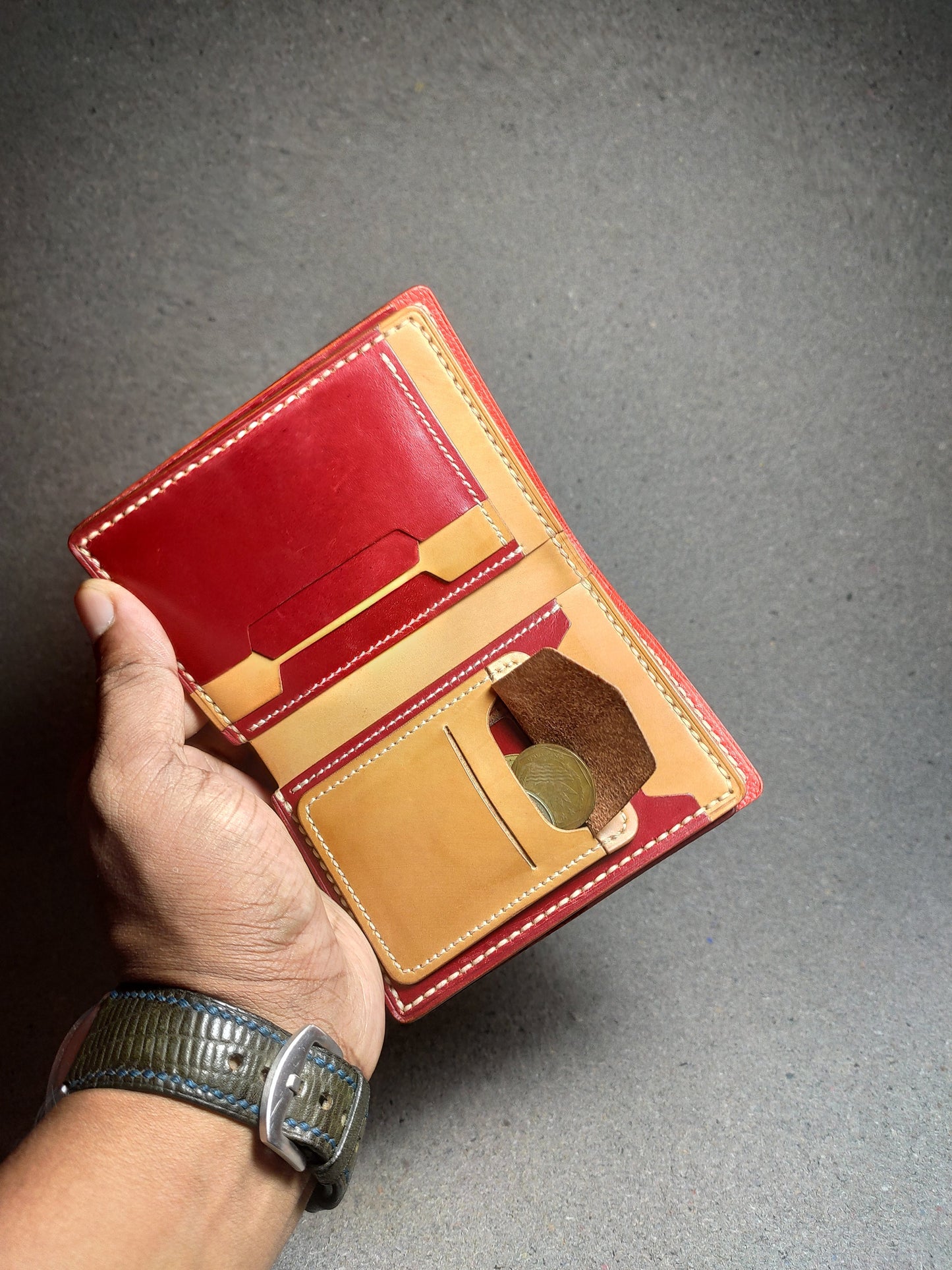 Rogueberry — Vertical Bi-Fold Wallet (WC-V13)