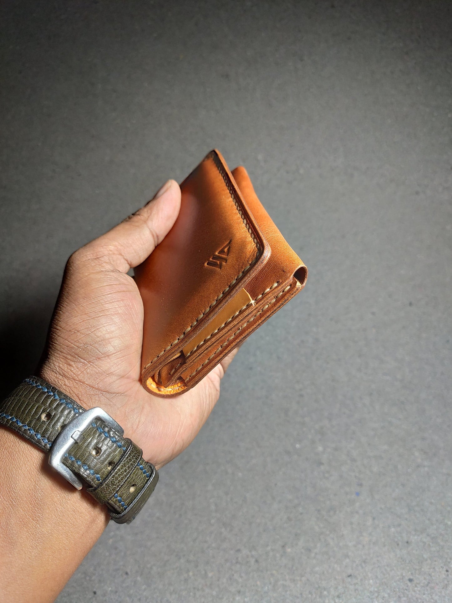 AeroDot - Vertical Bi-Fold Wallet (WC-V16)