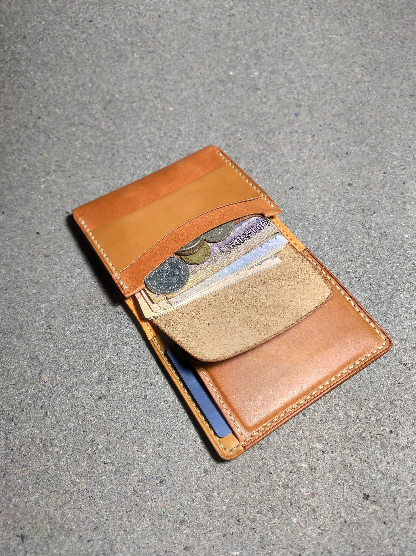 AeroDot - Vertical Bi-Fold Wallet (WC-V16)