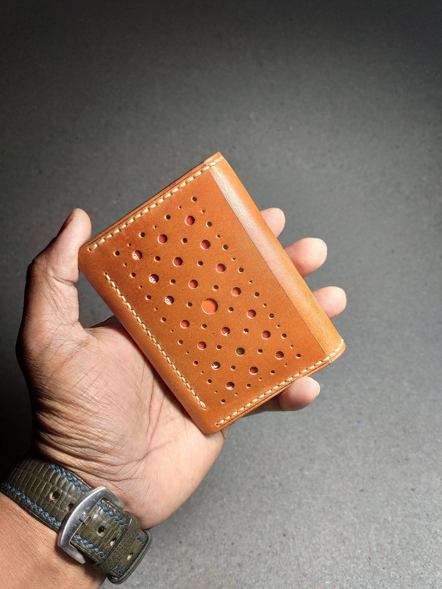 AeroDot - Vertical Bi-Fold Wallet (WC-V16)