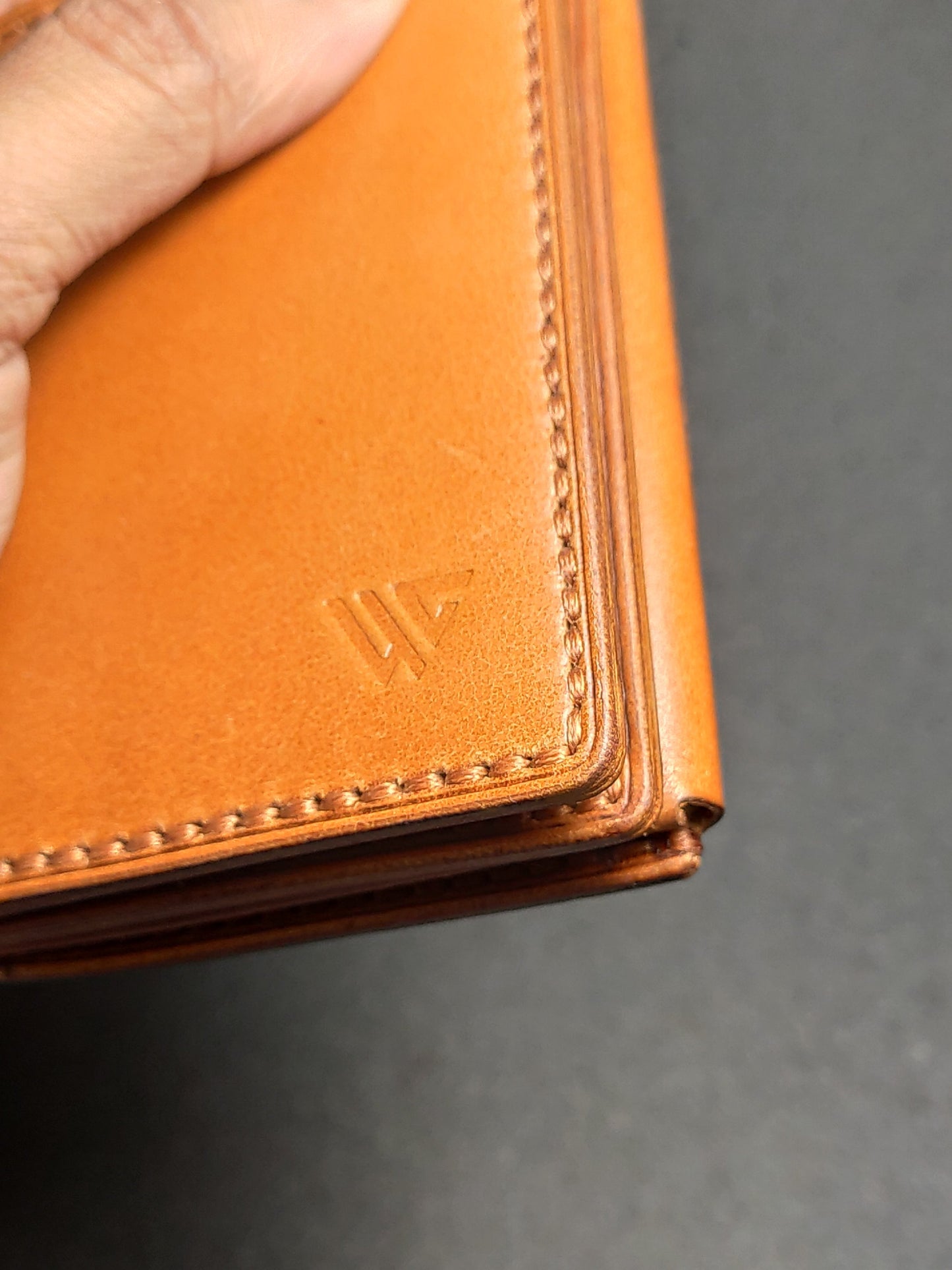 Folden  — Vertical Bi-Fold Wallet (WC-V18)