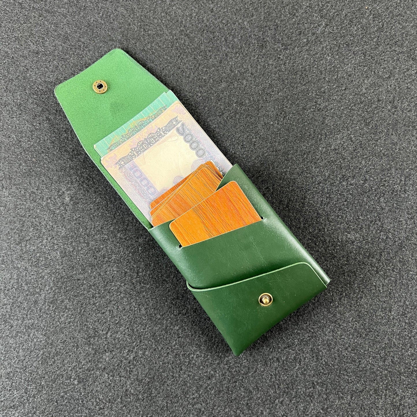 Crimora — Vintage Wallet  (WC-VT6B)
