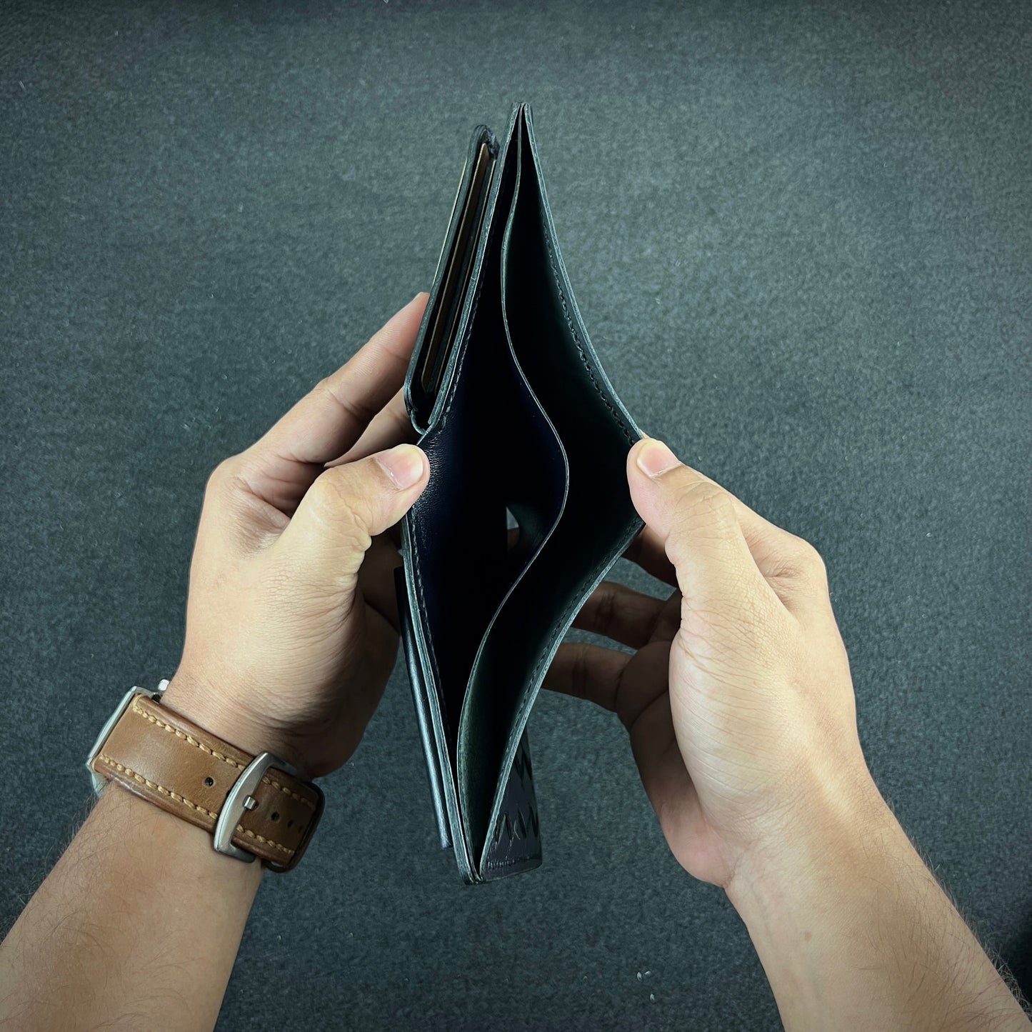 Alvo — Classic Bi-Fold Wallet (WC-C26)