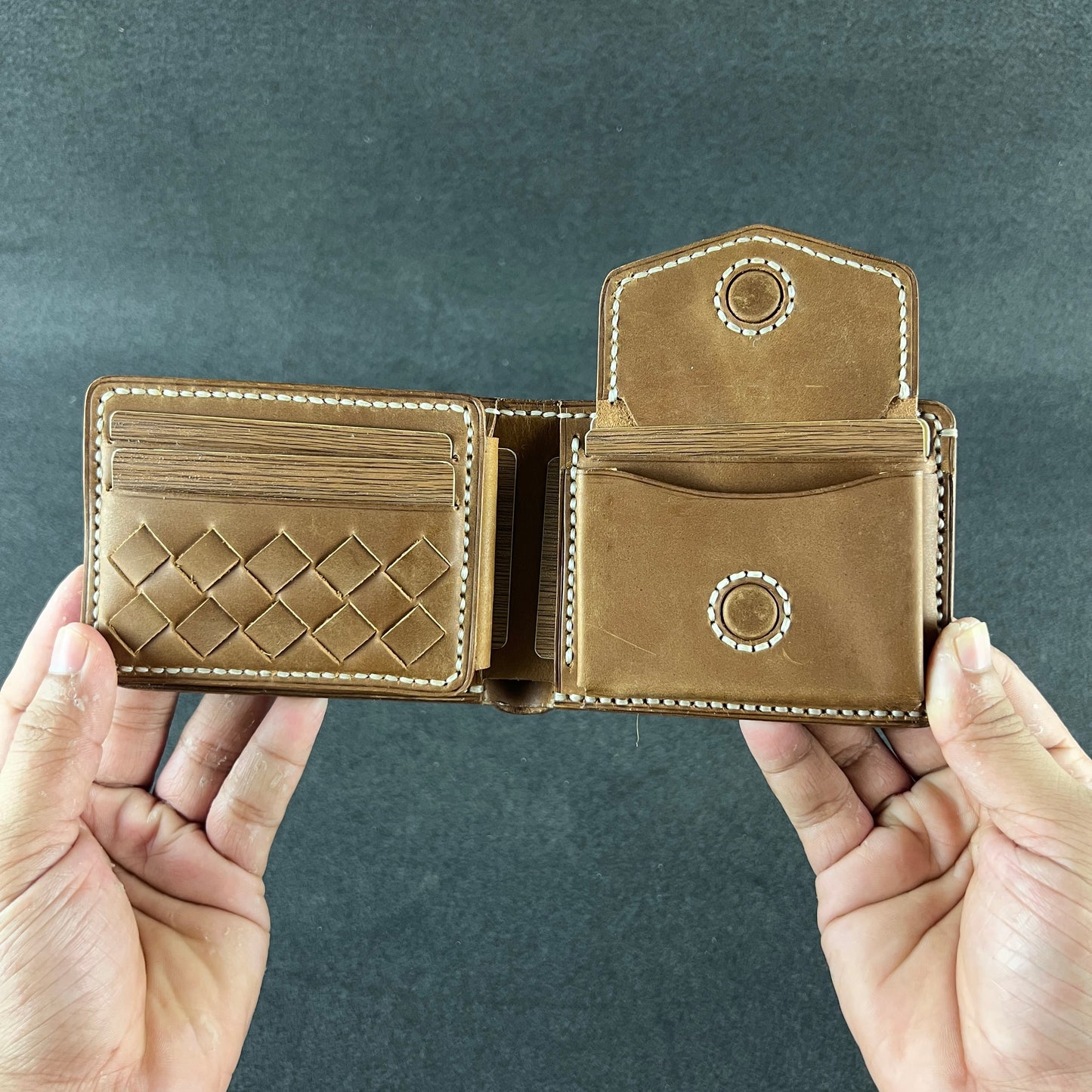 Velin — Classic Bi-Fold Wallet (WC-C25)