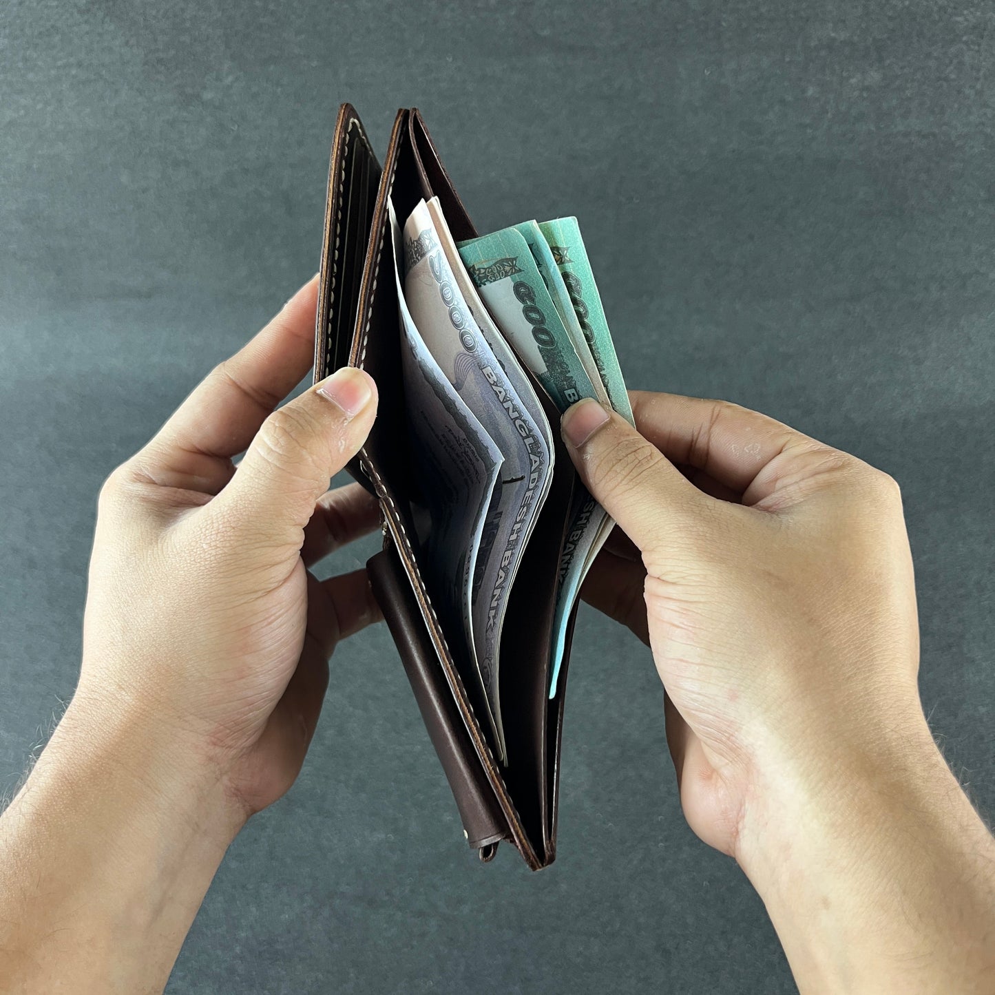 Velin — Classic Bi-Fold Wallet (WC-C25)