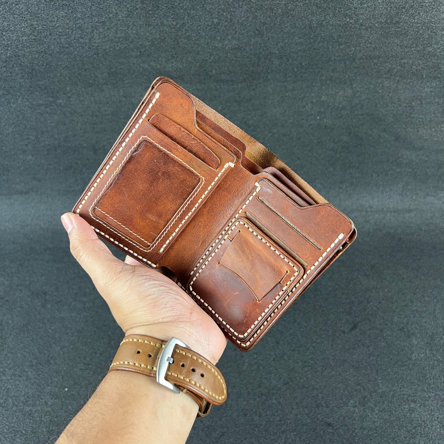 Ravelo — Vertical Bi-Fold Wallet (WC-V12)