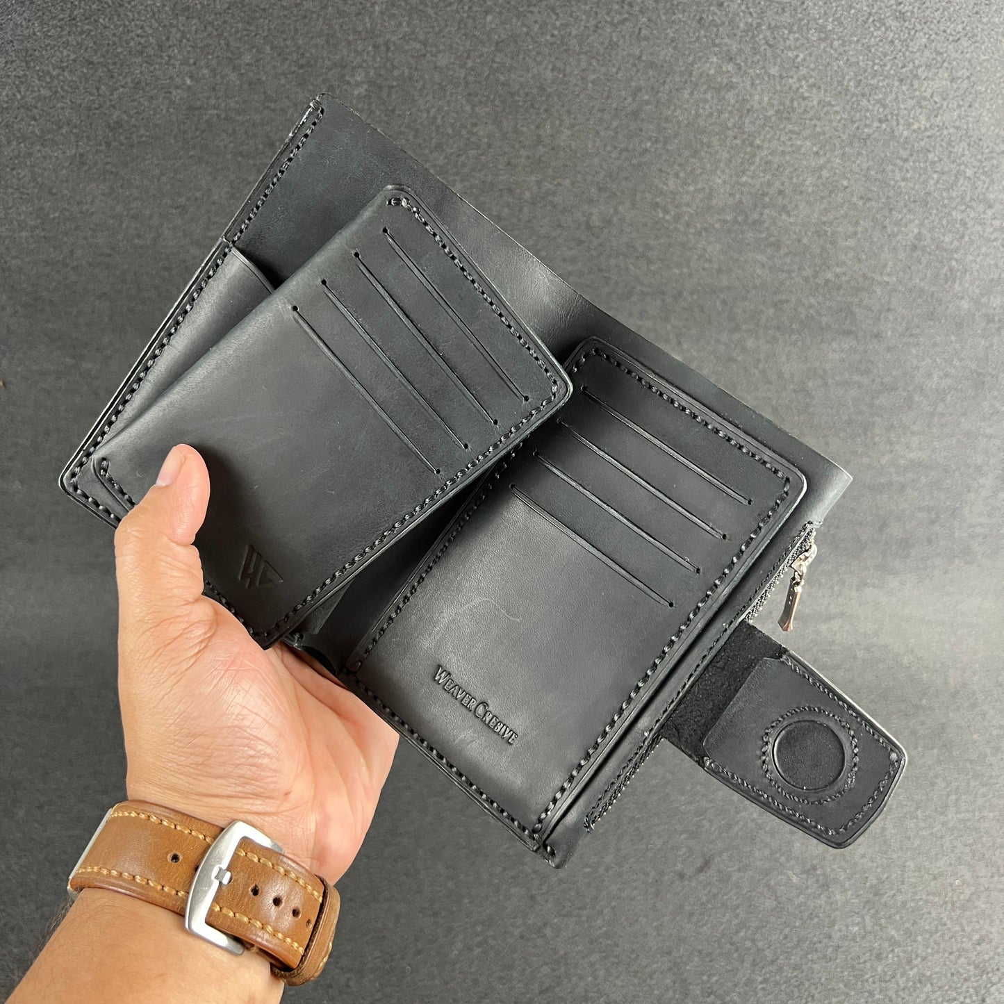 Vaulta — Vertical Bi-Fold Wallet (WC-V4)