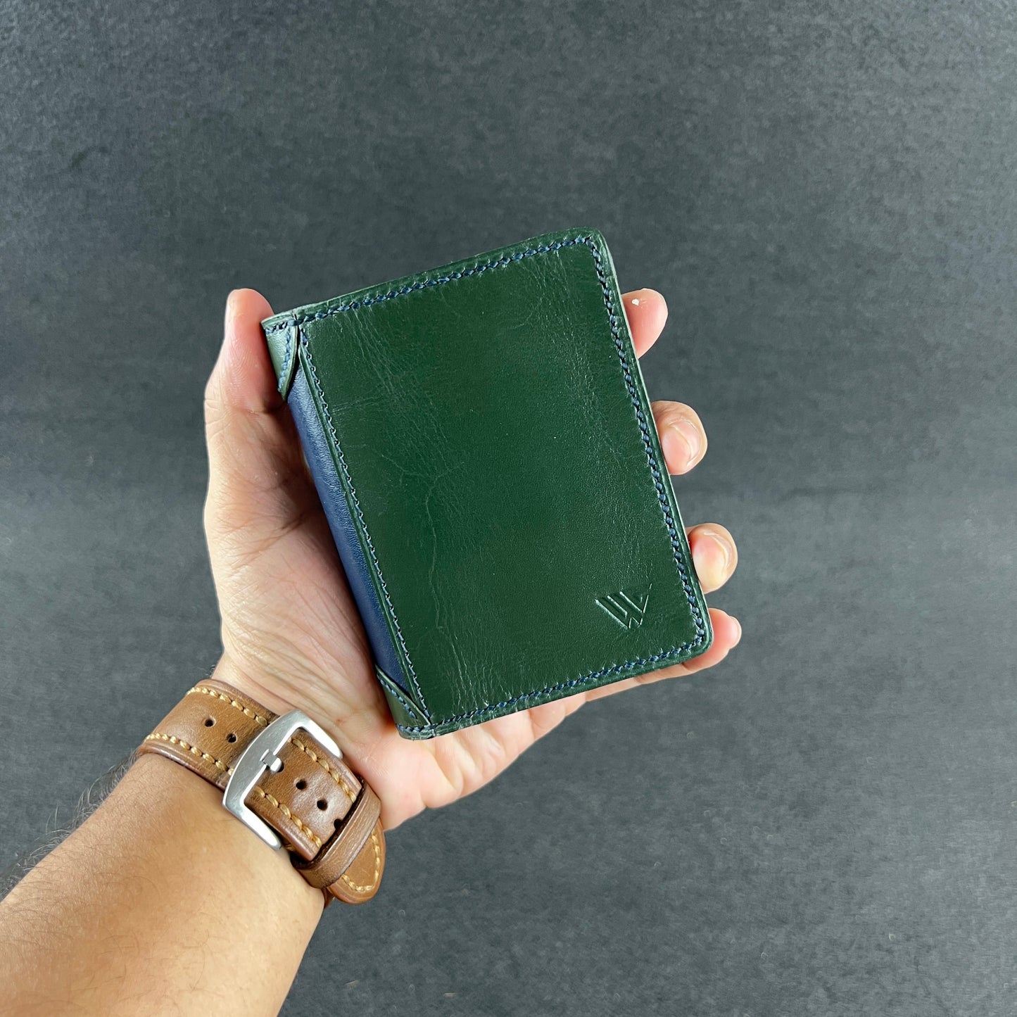 Civano — Vertical Bi-Fold Wallet (WC-V8)