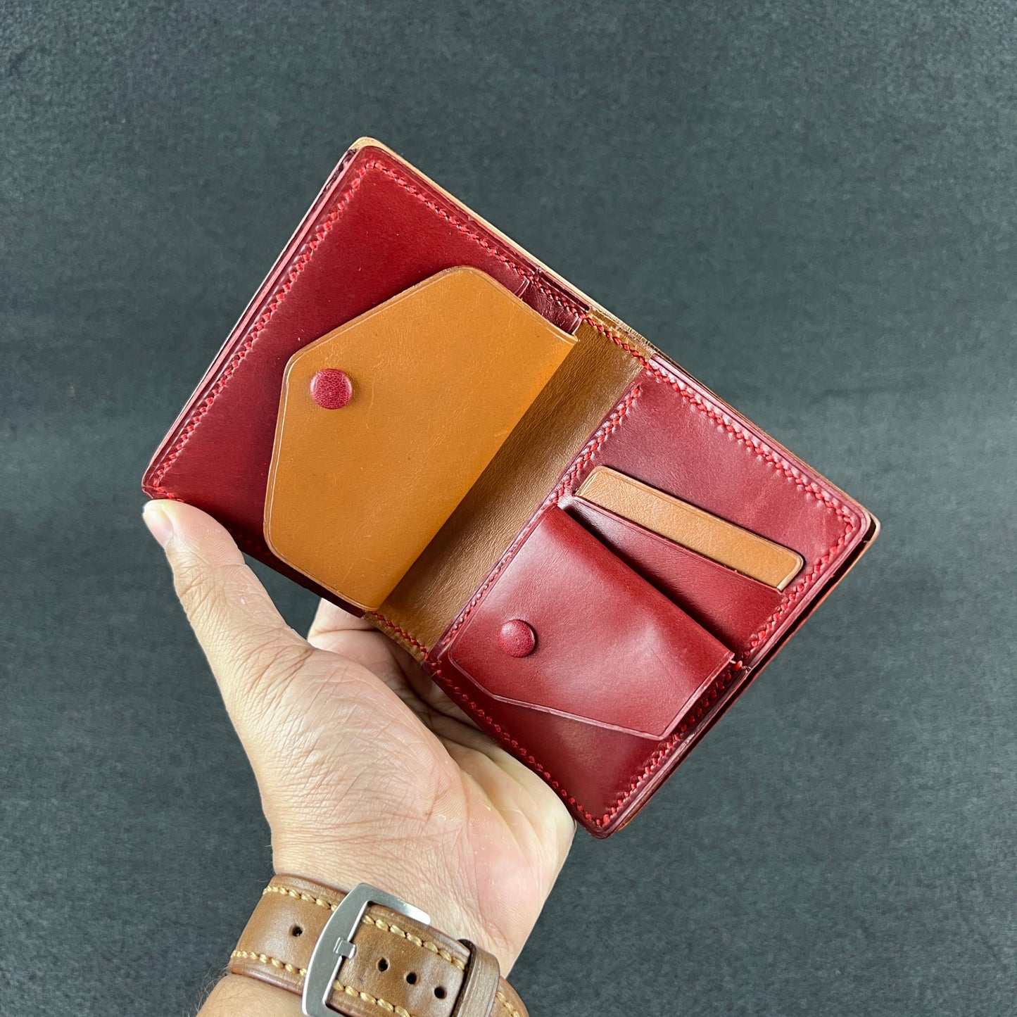 Ignis — Vertical Bi-Fold Wallet (WC-V9)