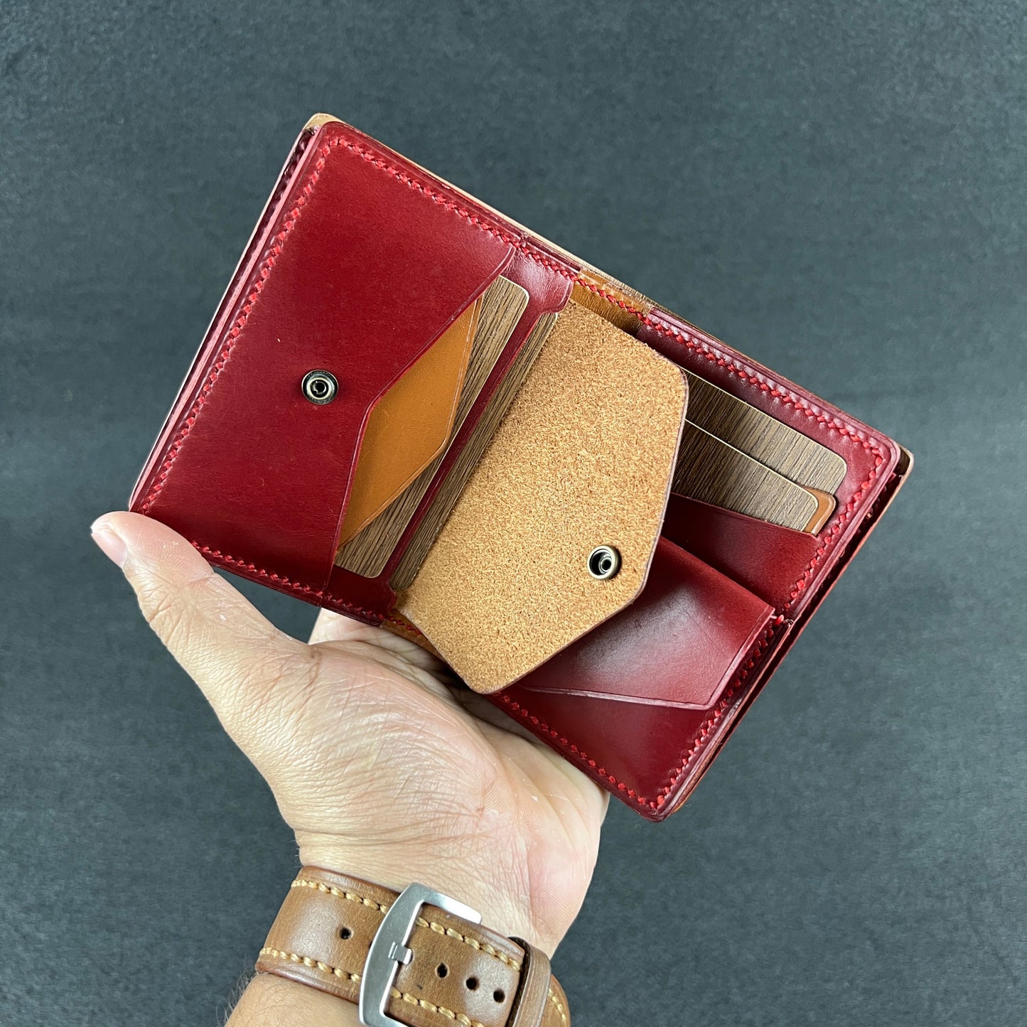 Ignis — Vertical Bi-Fold Wallet (WC-V9)