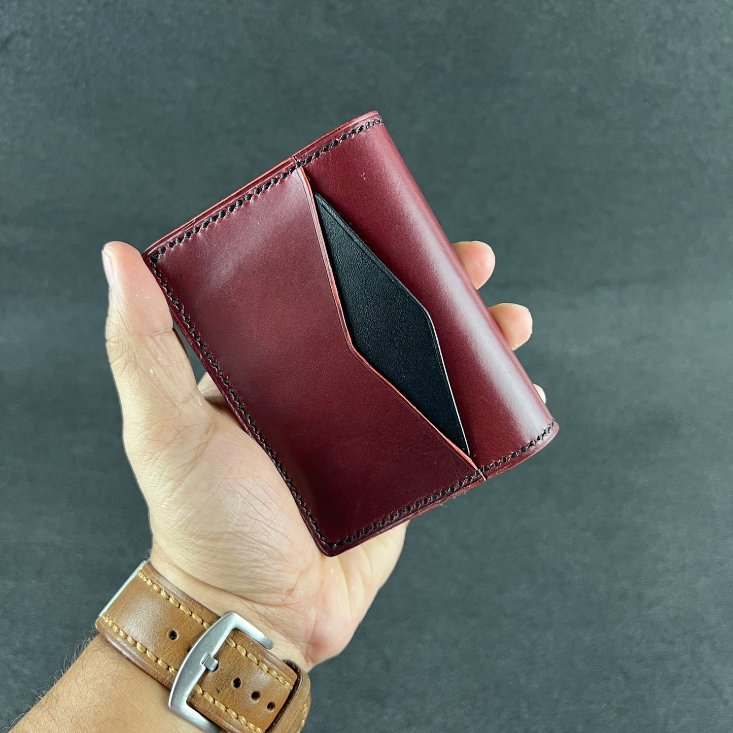 Ignis — Vertical Bi-Fold Wallet (WC-V9)