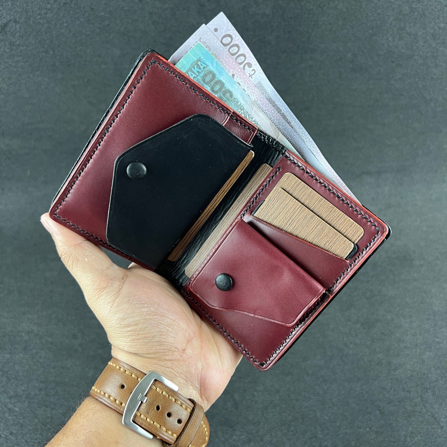 Ignis — Vertical Bi-Fold Wallet (WC-V9)
