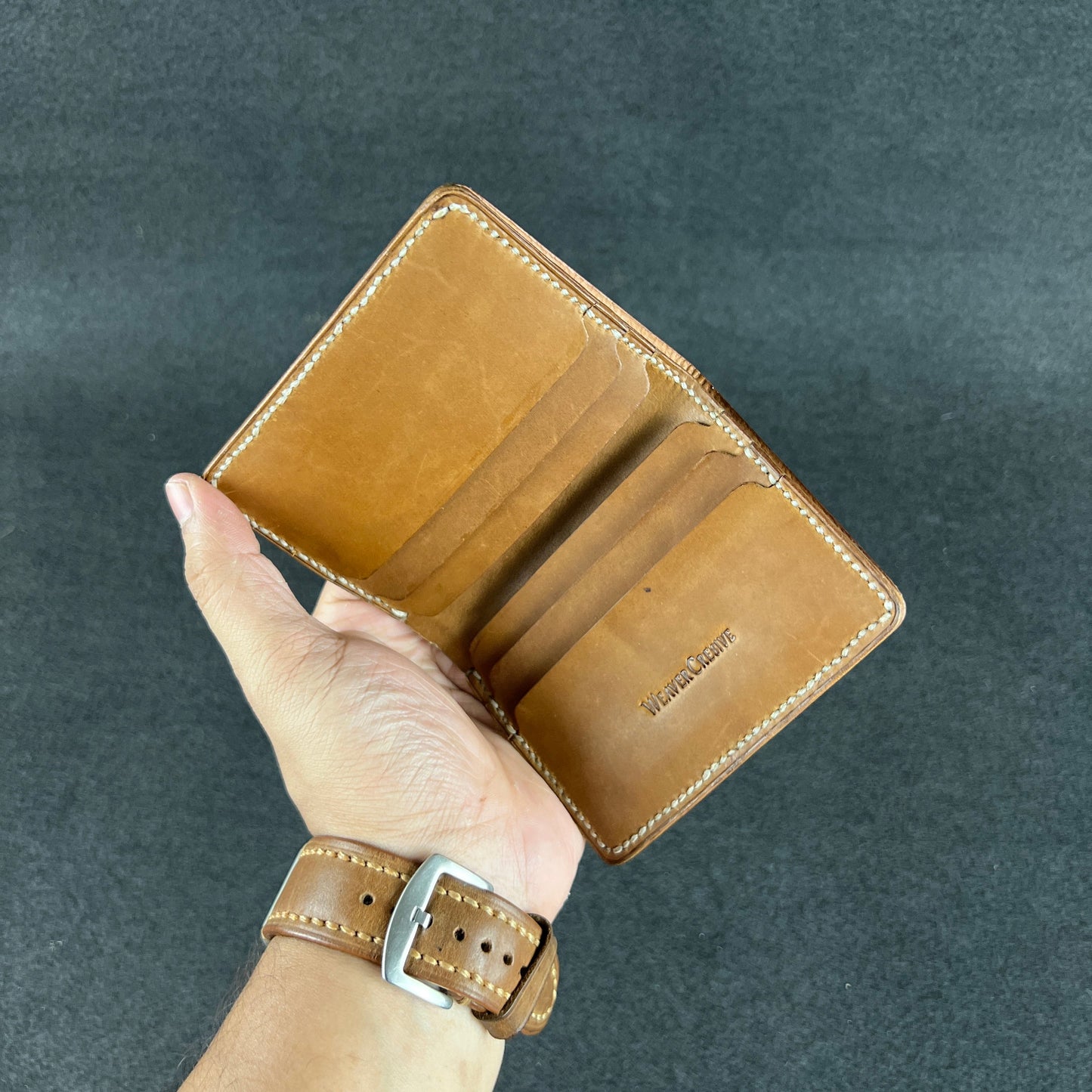 Aven — Vertical Bi-Fold Wallet (WC-V14)