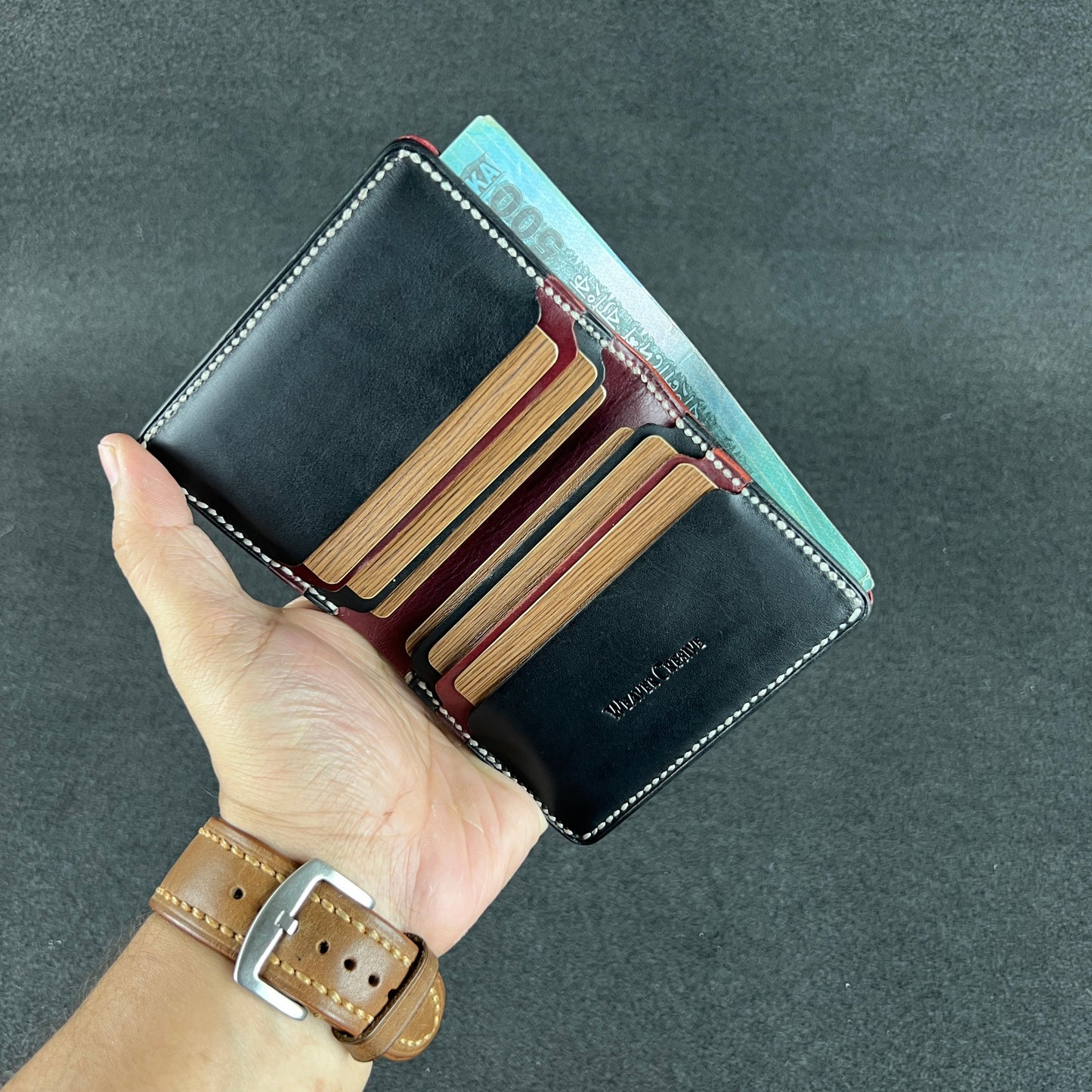 Aven — Vertical Bi-Fold Wallet (WC-V14)