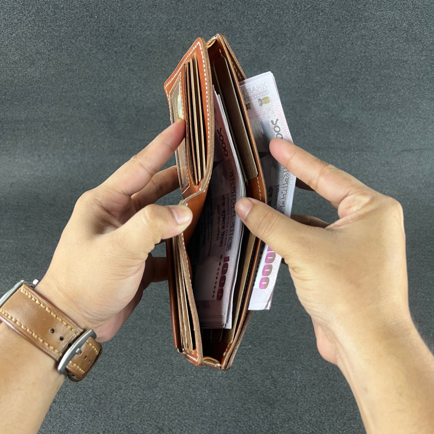 Verto — Classic Bi-Fold Wallet (WC-C39)