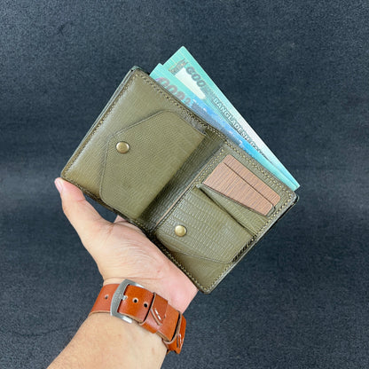 Ignis — Vertical Bi-Fold Wallet (WC-V9)
