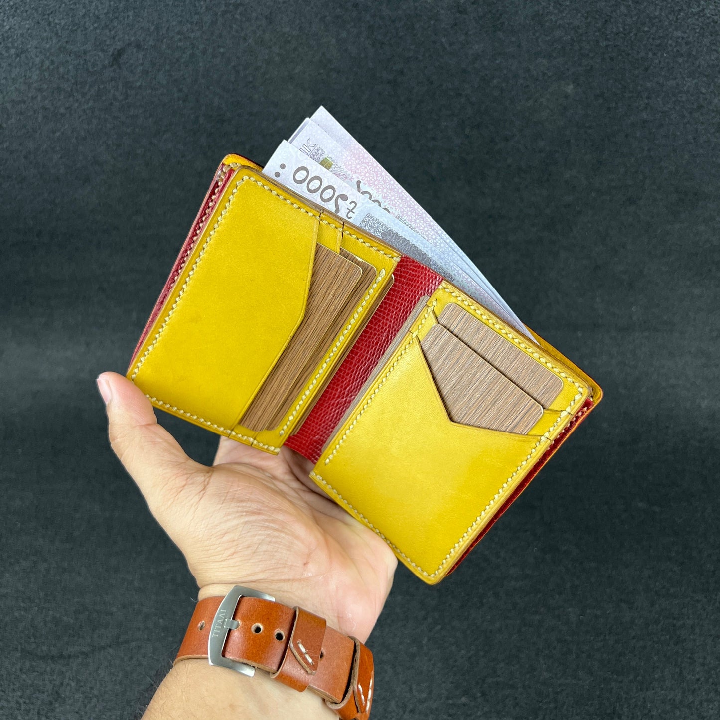 Vortical — Vertical Bi-Fold Wallet  (WC-V10)