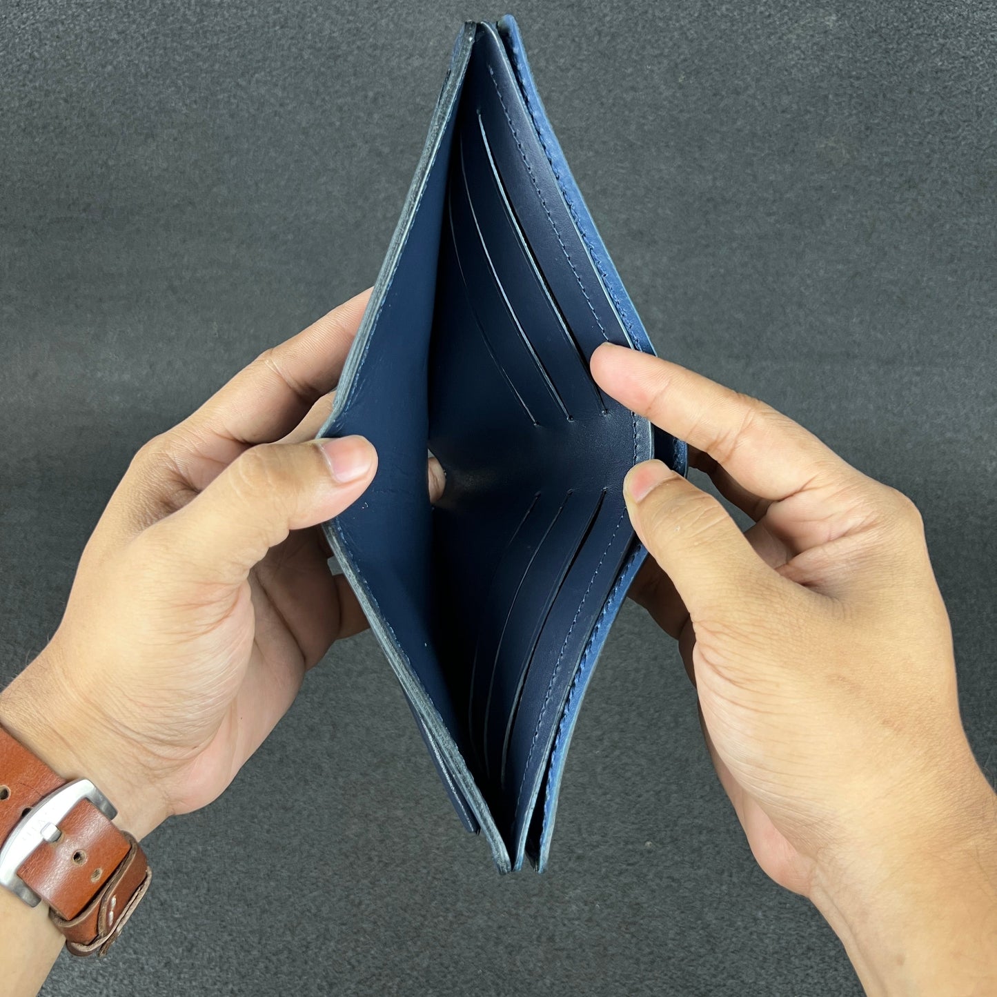 Verto — Classic Bi-Fold Wallet (WC-C39)