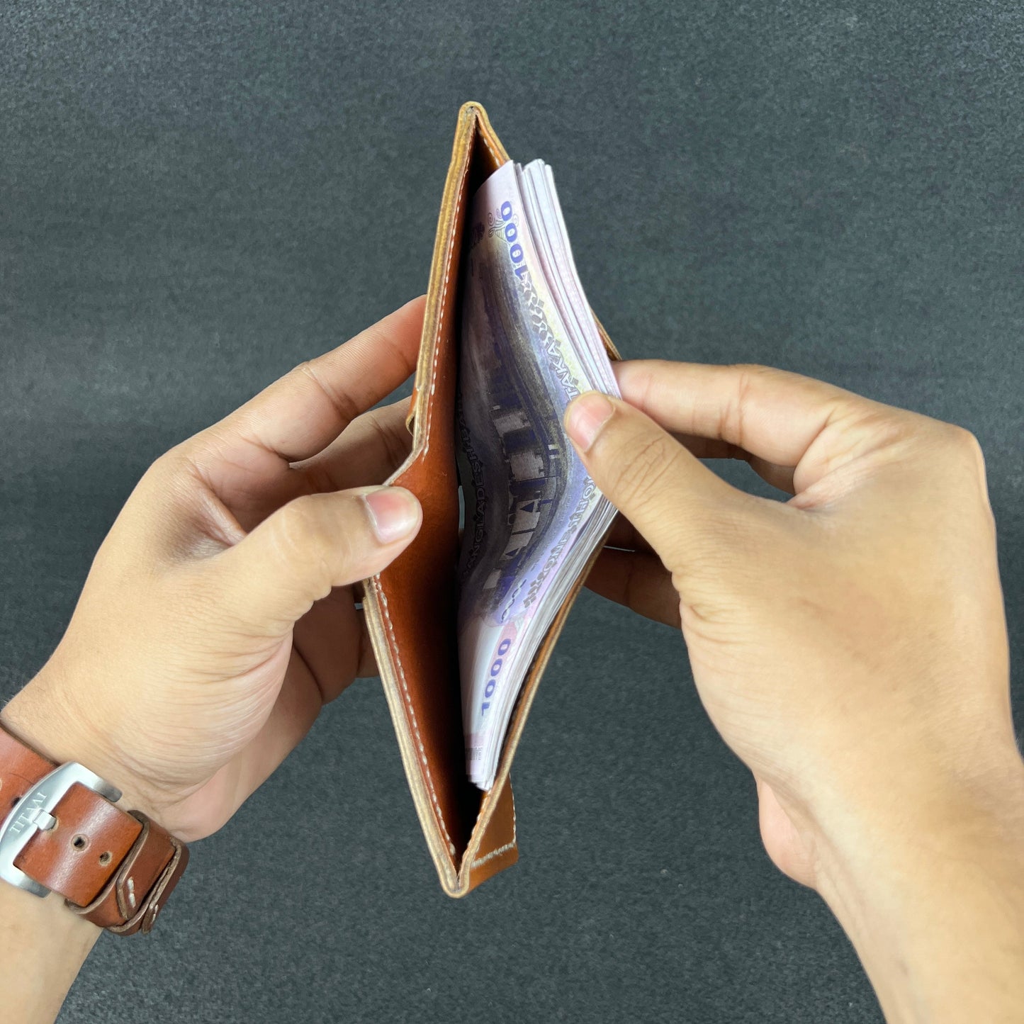 Pebble — Slimmest Classic Bi-Fold Wallet (WC-C37)