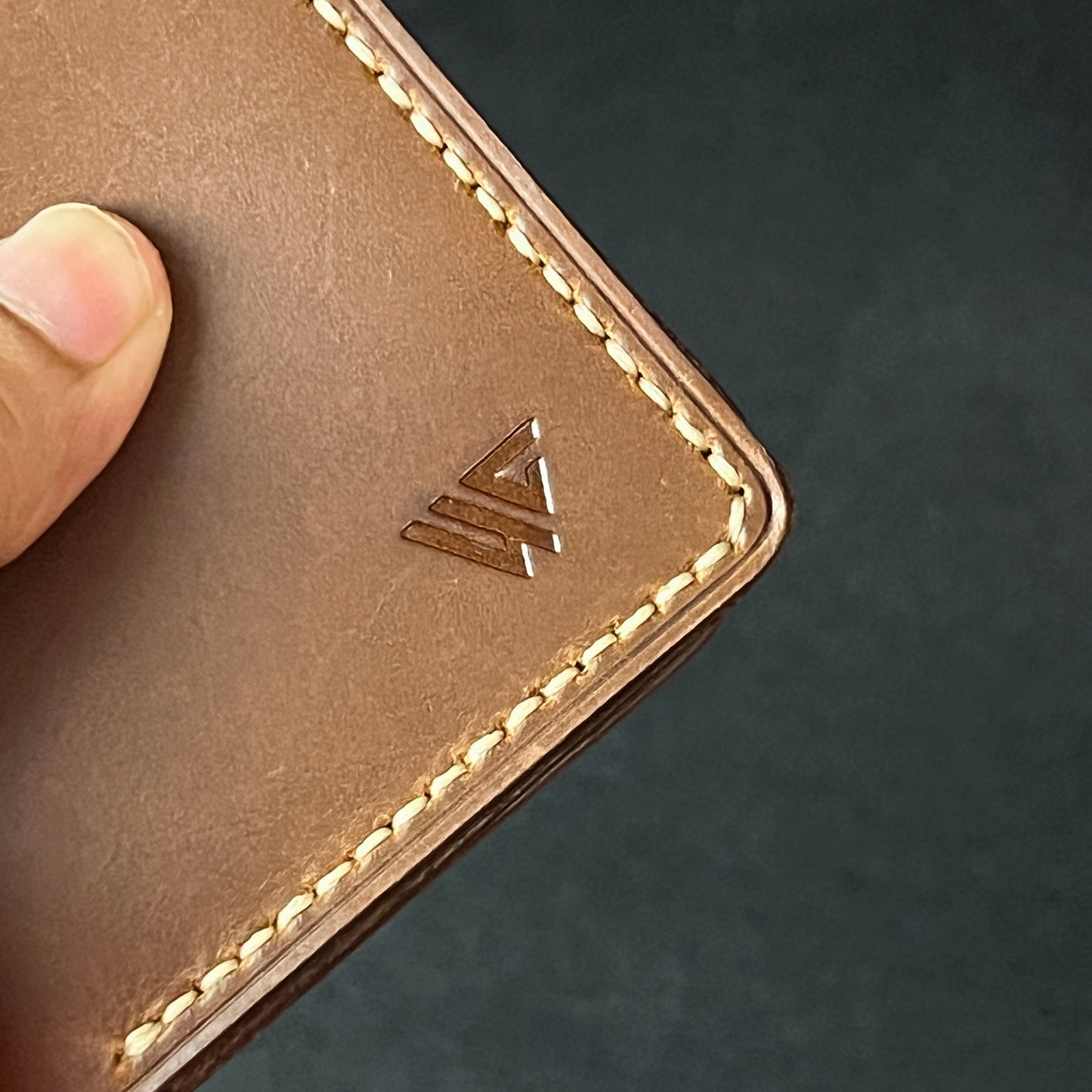 Ravelo — Vertical Bi-Fold Wallet (WC-V12)