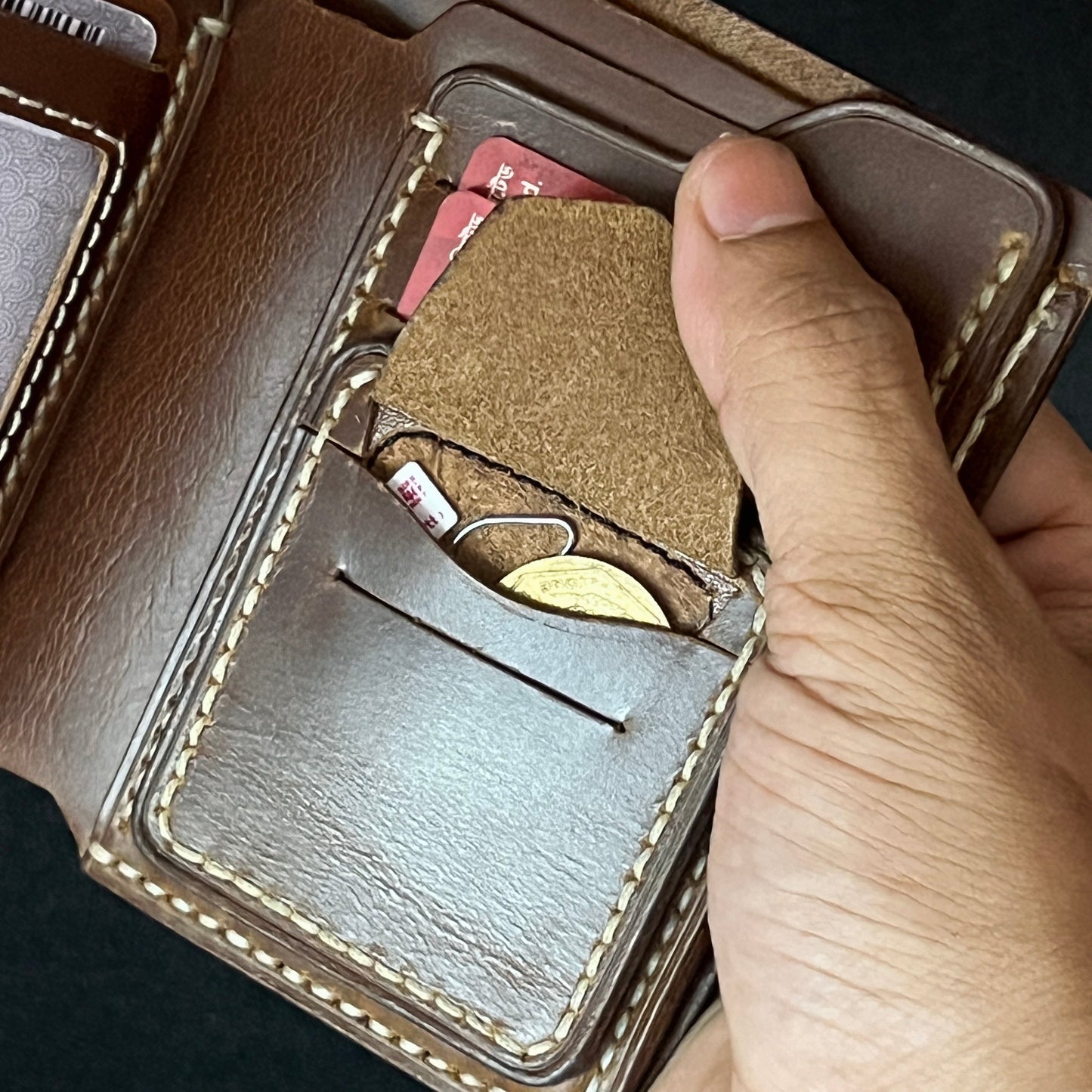 Ravelo — Vertical Bi-Fold Wallet (WC-V12)