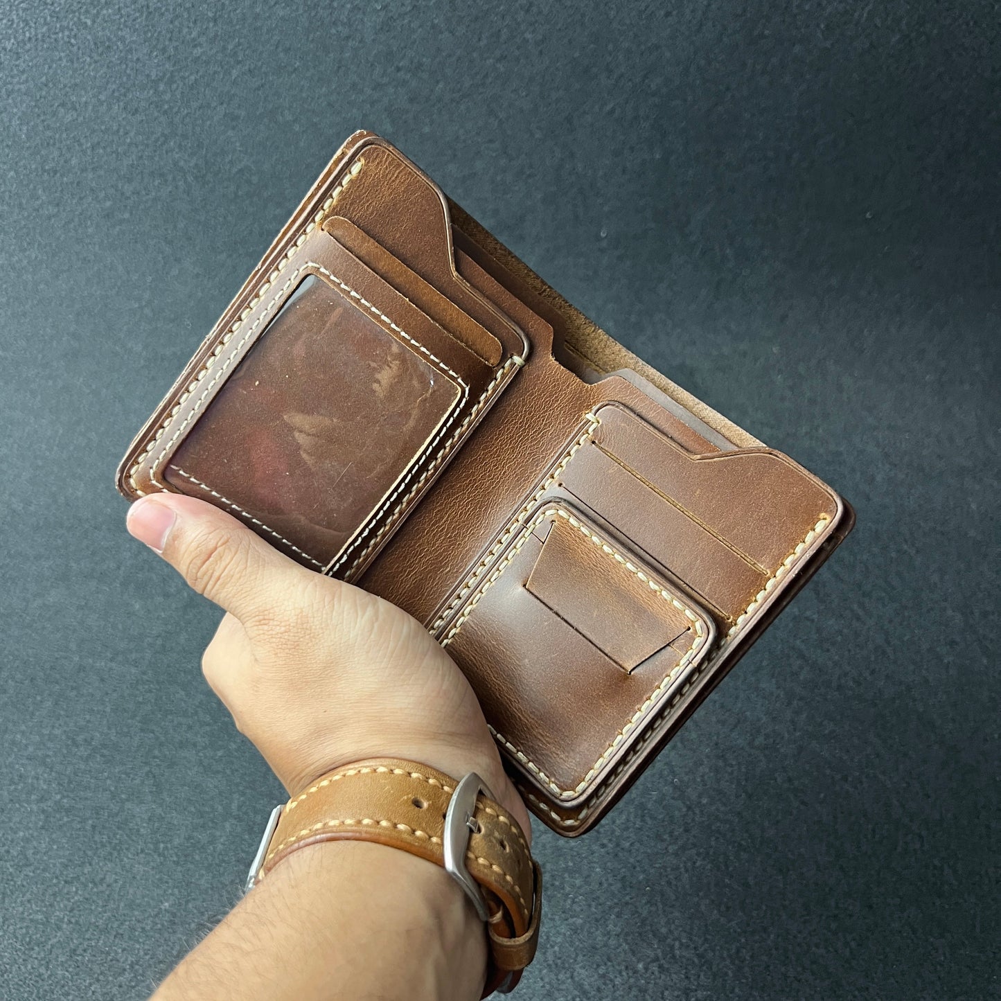 Ravelo — Vertical Bi-Fold Wallet (WC-V12)