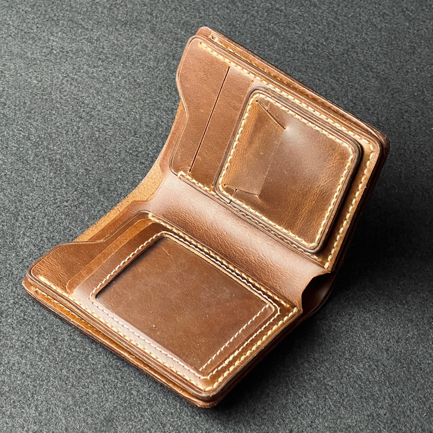 Ravelo — Vertical Bi-Fold Wallet (WC-V12)