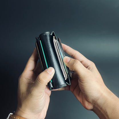 Folden  — Vertical Bi-Fold Wallet (WC-V18)