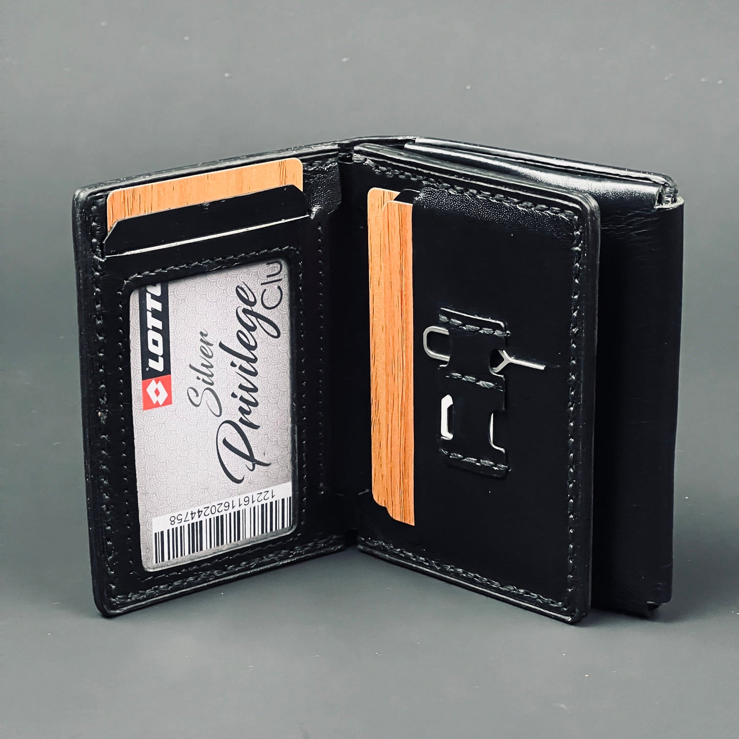 Folden  — Vertical Bi-Fold Wallet (WC-V18)