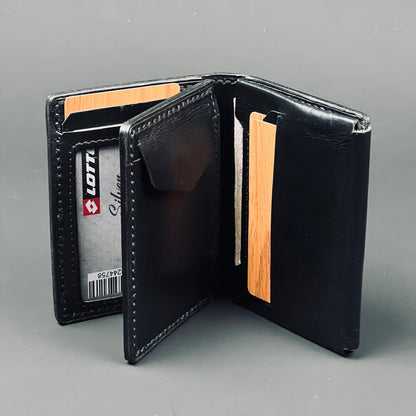 Folden  — Vertical Bi-Fold Wallet (WC-V18)